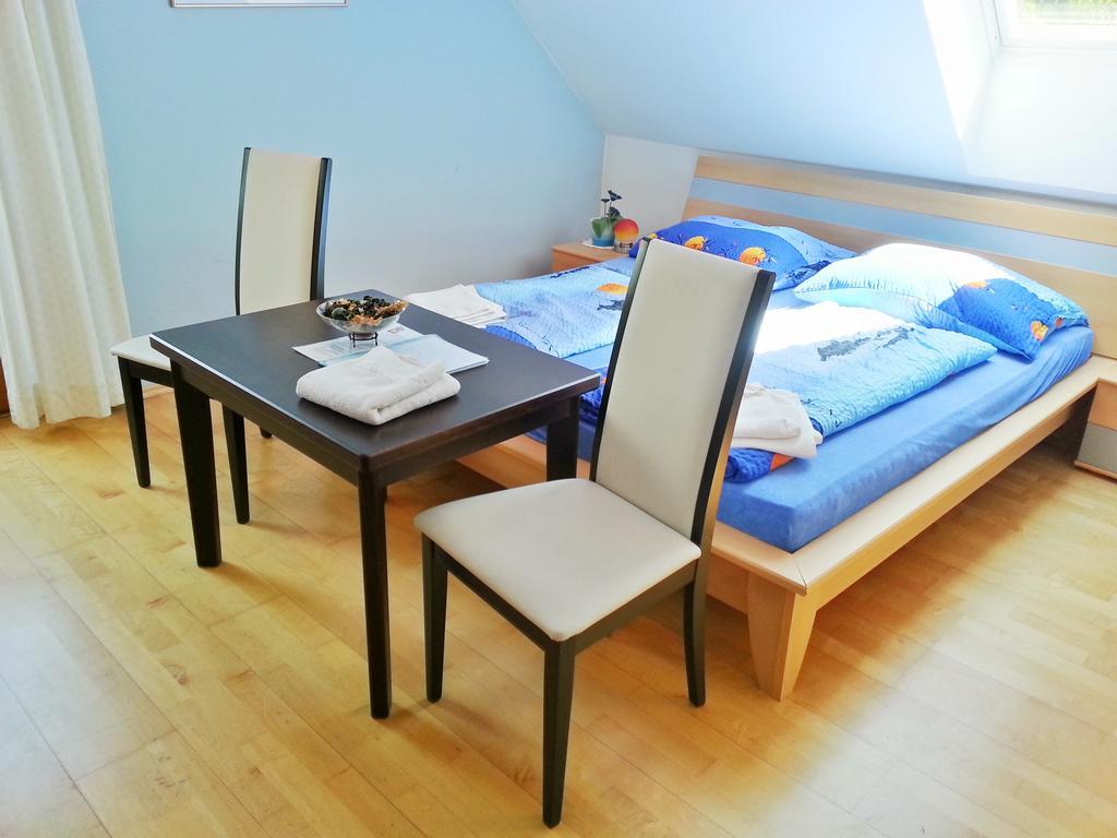 Gastehaus Zur Schonen Aussicht Bed & Breakfast Spitz an der Donau Room photo